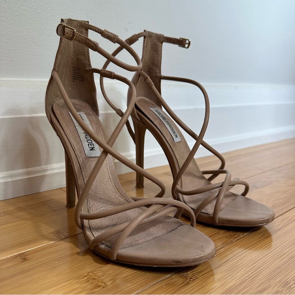 STEVE MADDEN NUDE STRAPPY HEEL